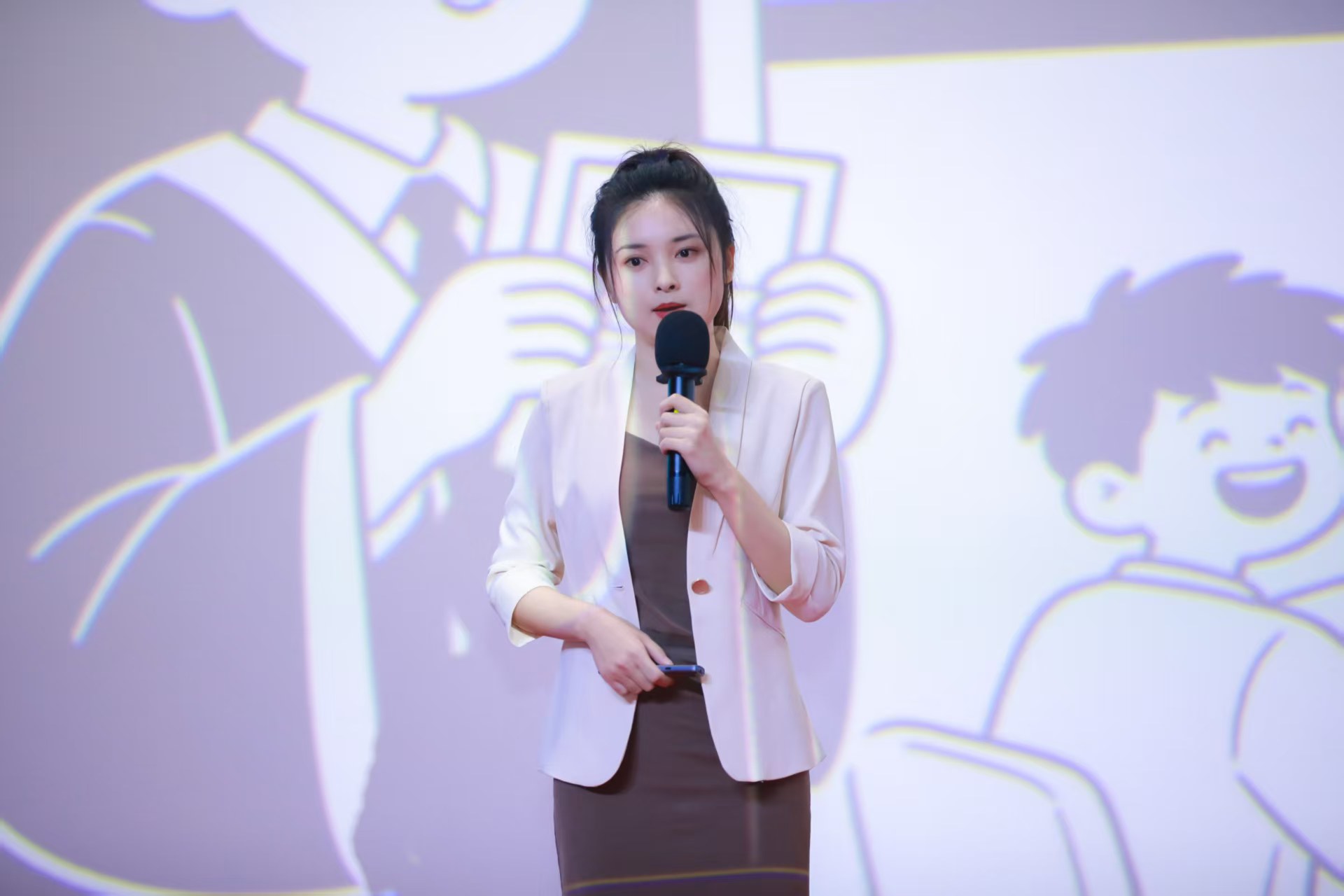 王媛媛.jpg