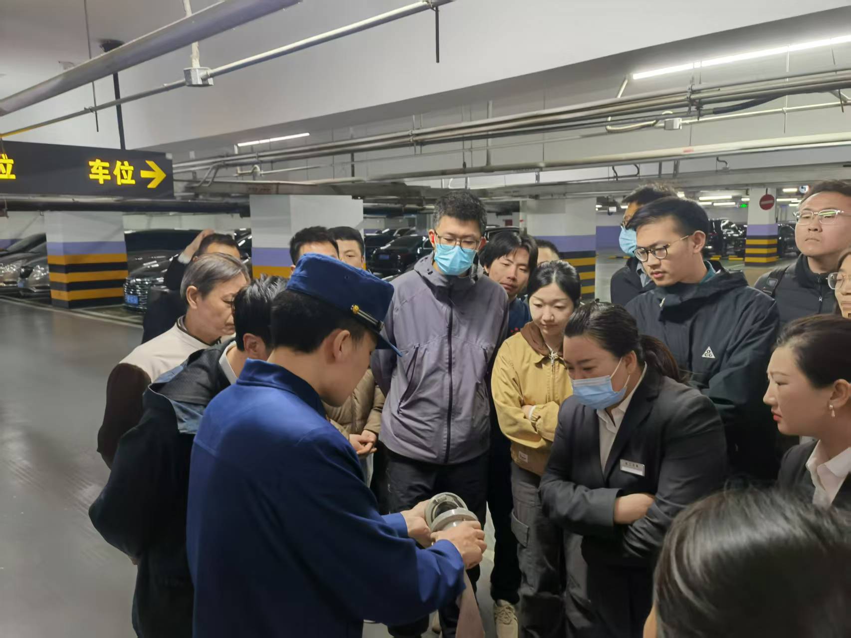250403首咨“一警六员”消防实操实训照片2.jpg
