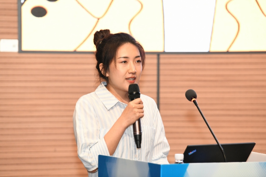 张馨鑫.jpg
